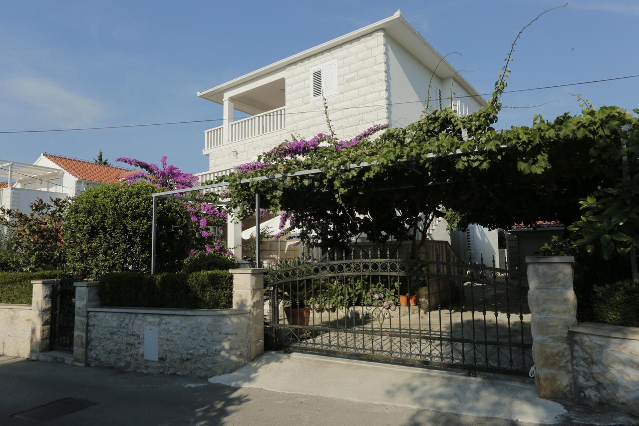 Apartments Marino Supetar Exterior foto