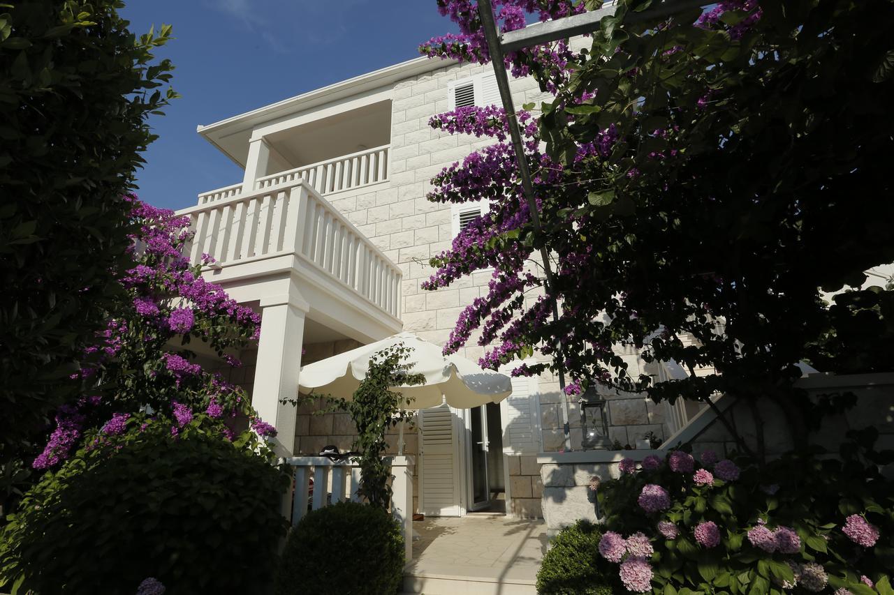 Apartments Marino Supetar Exterior foto